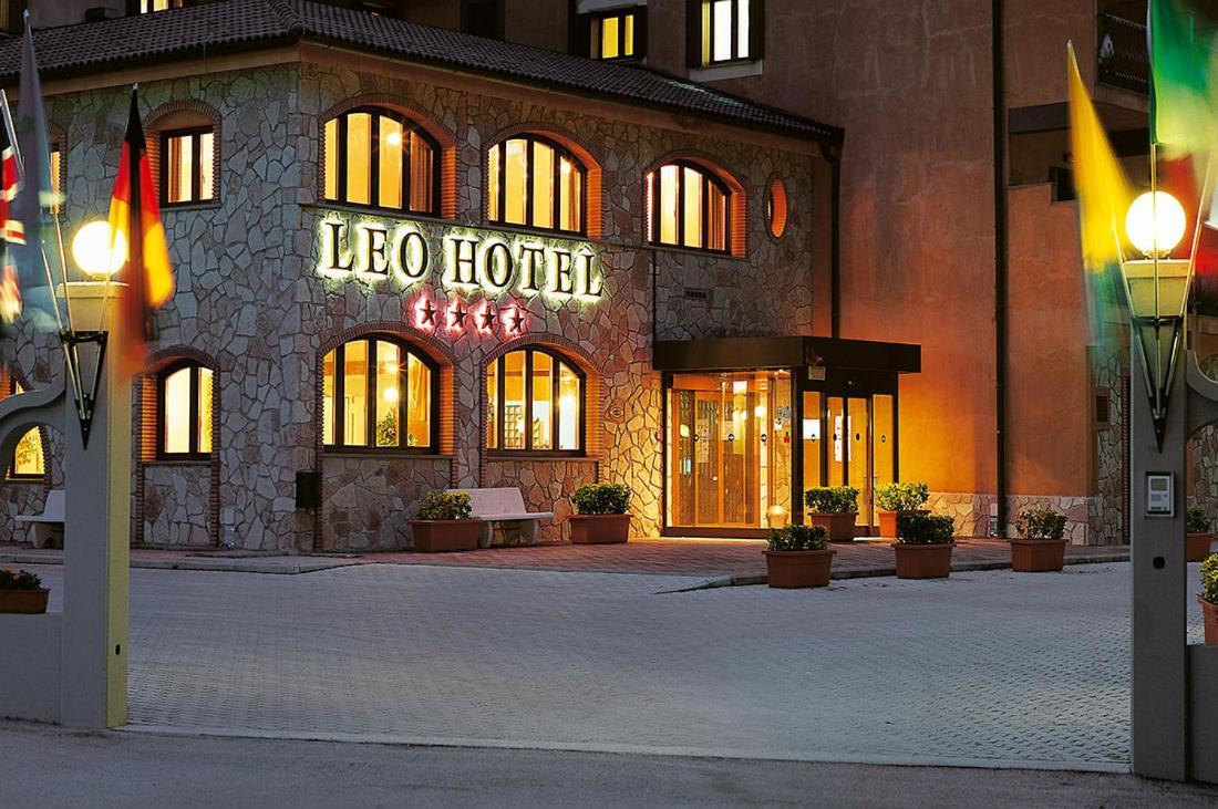 Leo Hotel 레오네사 외부 사진